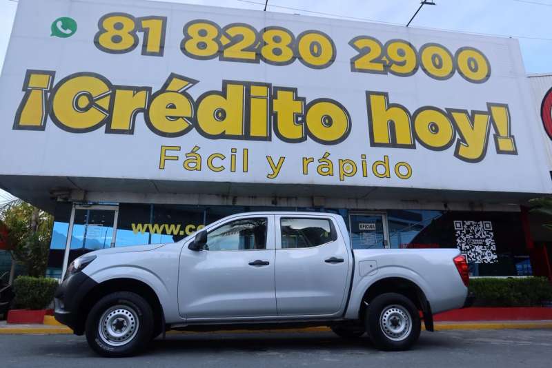 2018 NP 300 S STD  CLIMA B/AIRE ABS 4P PLATA 